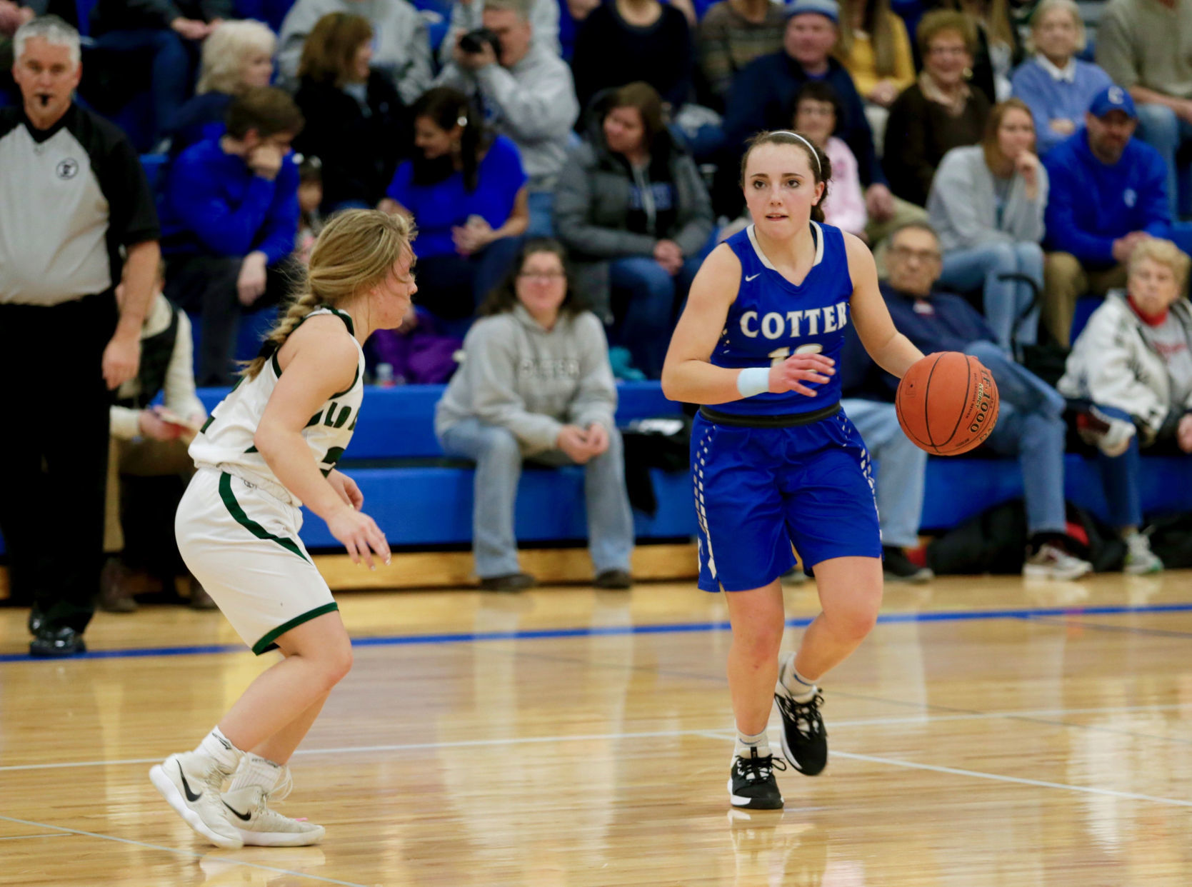 Cotter girls playoff basketball vs La Crescent-Hokah
